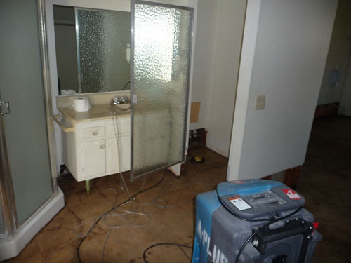 3 Signs of Bathroom Water Damage That You Should Never I