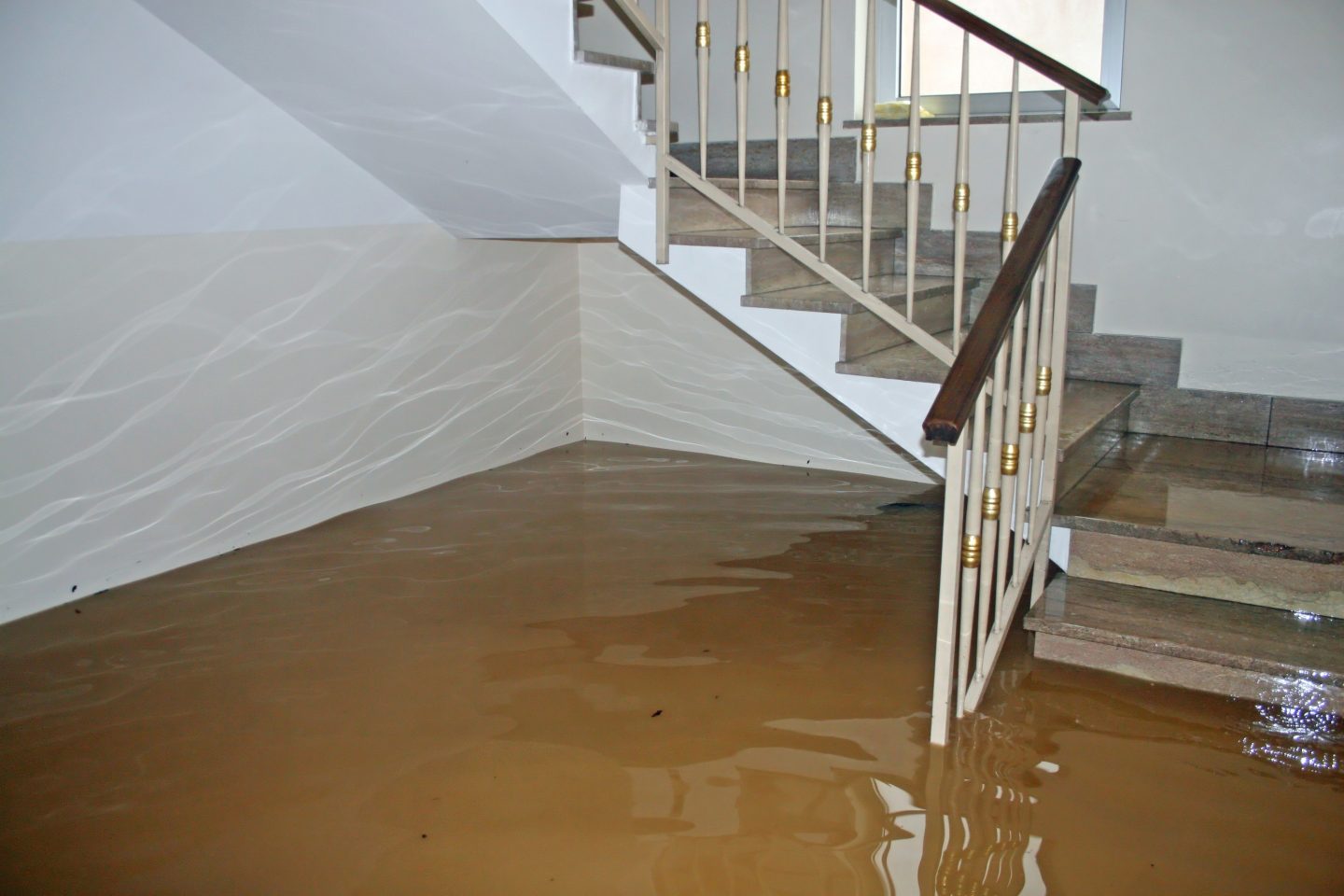 5 Tips for Handling Water Damage Removal After a Flood